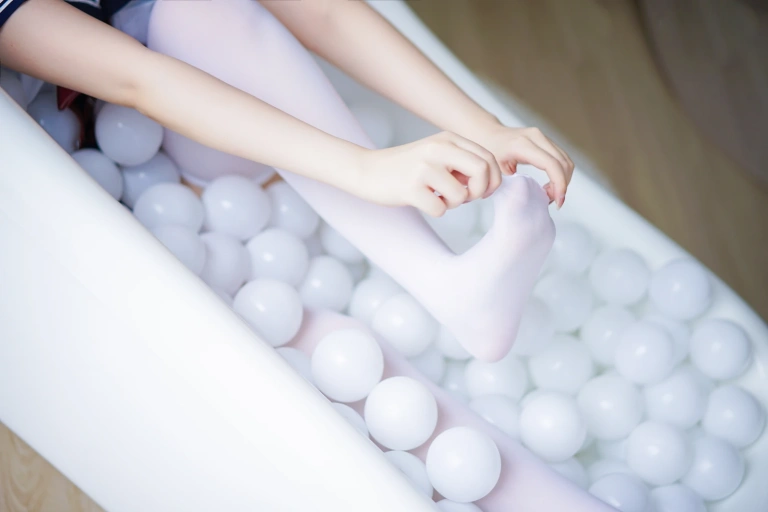 日奈娇(椎名莜)《制服死库水》主题写真：40张全套美图