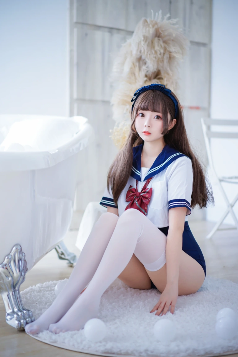 日奈娇(椎名莜)《制服死库水》主题写真：40张全套美图