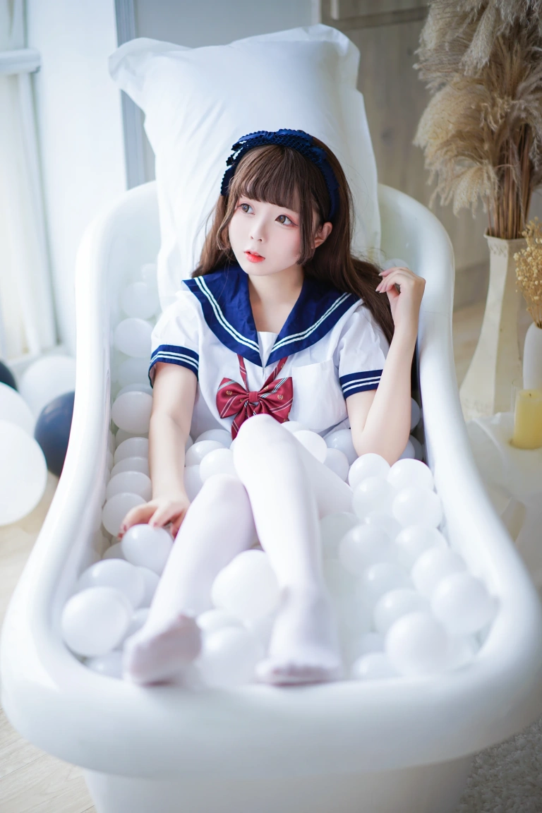 日奈娇(椎名莜)《制服死库水》主题写真：40张全套美图