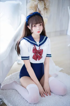日奈娇(椎名莜)《制服死库水》主题写真：40张全套美图
