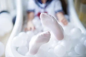 日奈娇(椎名莜)《制服死库水》主题写真：40张全套美图