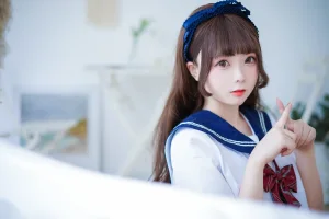 日奈娇(椎名莜)《制服死库水》主题写真：40张全套美图