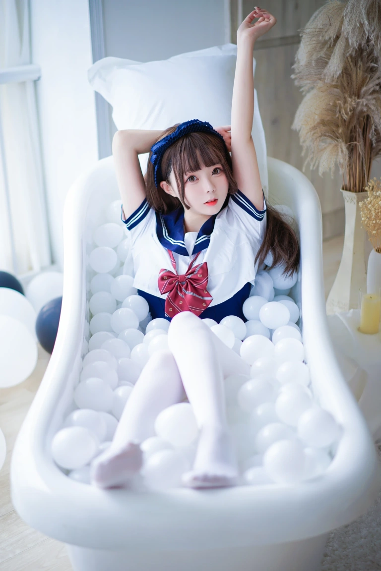 日奈娇(椎名莜)《制服死库水》主题写真：40张全套美图