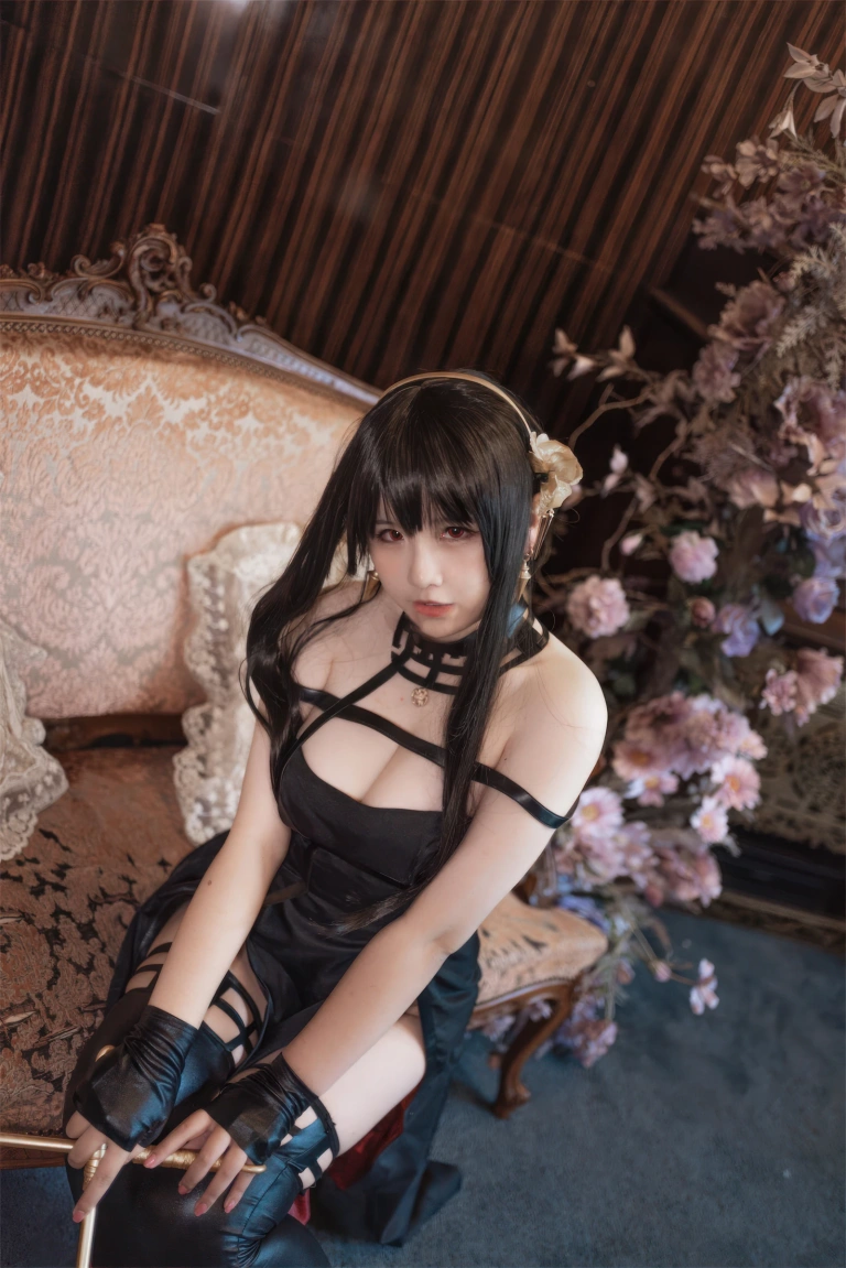 阿半今天很开心《约尔礼服+同人内衣》主题写真：53张全套美图