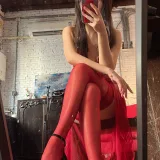 不呆猫《霸气红色人妻》主题写真：57张全套美图，含1个视频