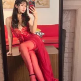 不呆猫《霸气红色人妻》主题写真：57张全套美图，含1个视频