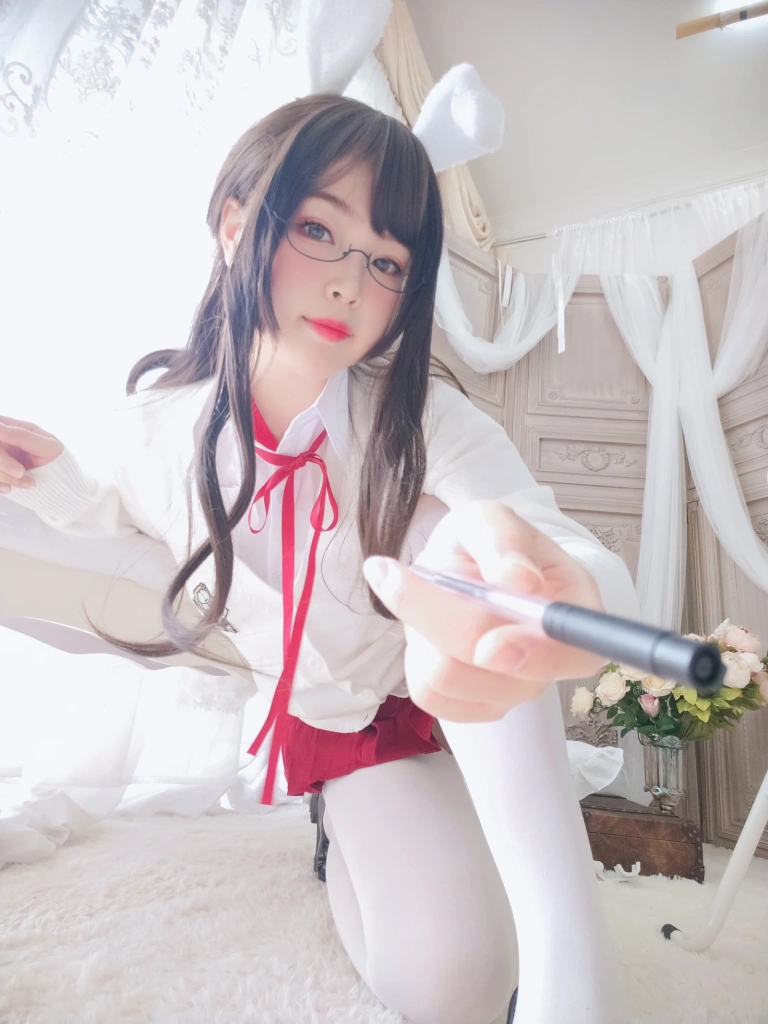 白烨《G塞发情期》主题写真：70张全套美图，含10个视频