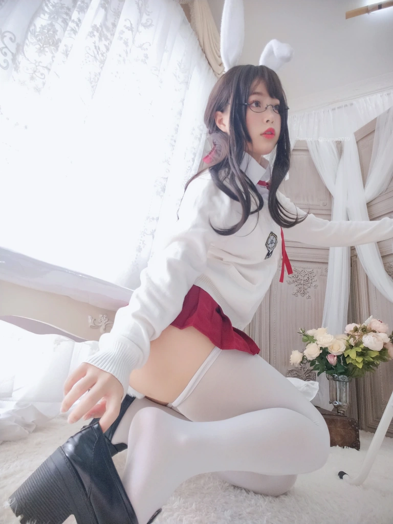 白烨《G塞发情期》主题写真：70张全套美图，含10个视频