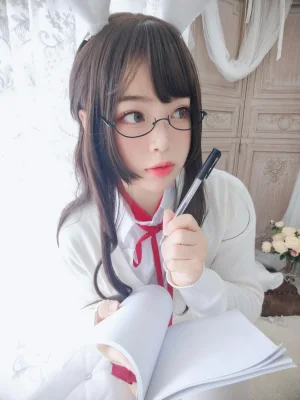 白烨《G塞发情期》主题写真：70张全套美图，含10个视频