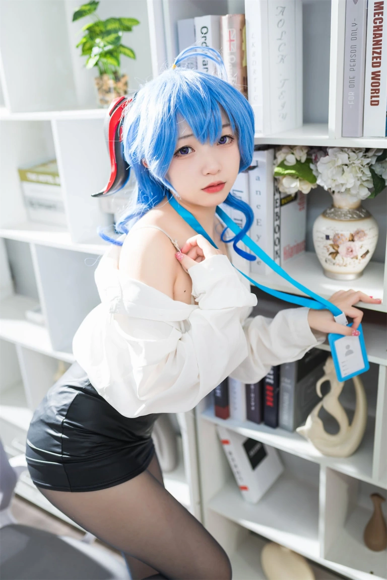 花铃《甘雨秘书OL》主题写真：93张全套美图