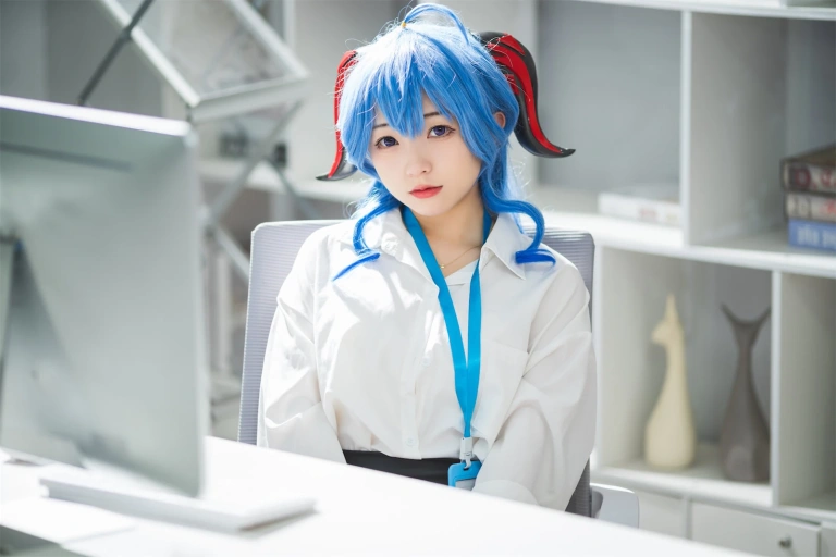花铃《甘雨秘书OL》主题写真：93张全套美图