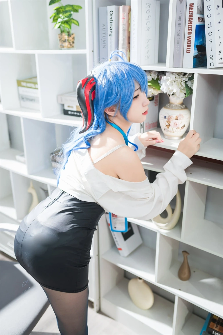 花铃《甘雨秘书OL》主题写真：93张全套美图