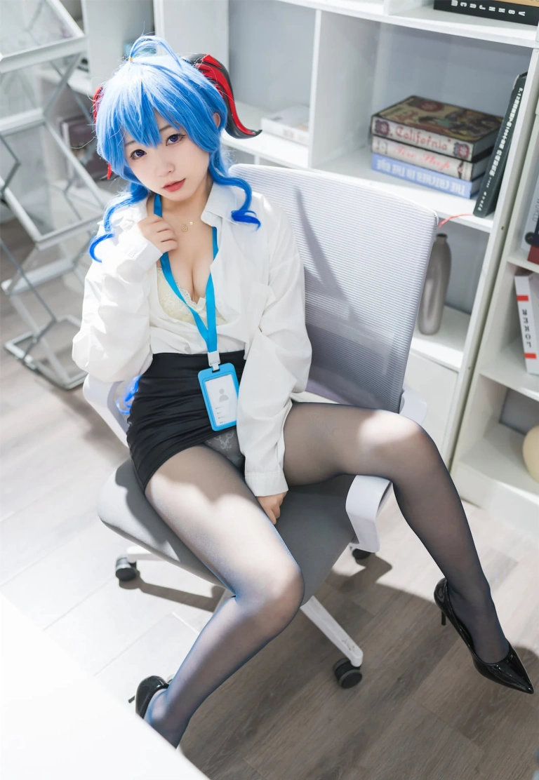 花铃《甘雨秘书OL》主题写真：93张全套美图