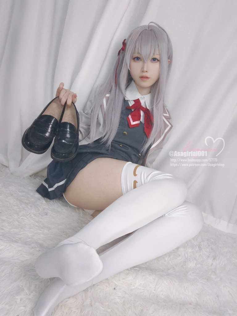 朝霧愛《Patreon会员订阅》主题写真：48张全套美图