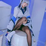 是一只熊仔《生盐诺亚》主题写真：100张全套美图