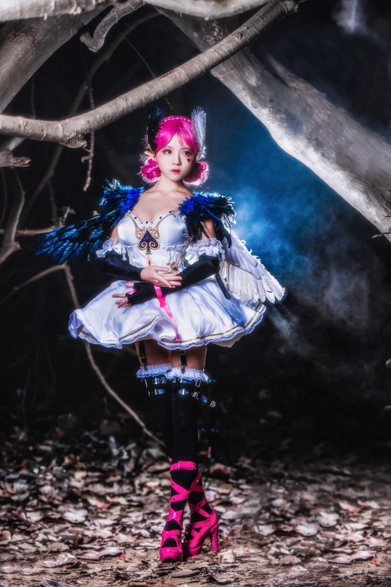 桜桃喵《天鹅之梦》主题写真：12张全套美图