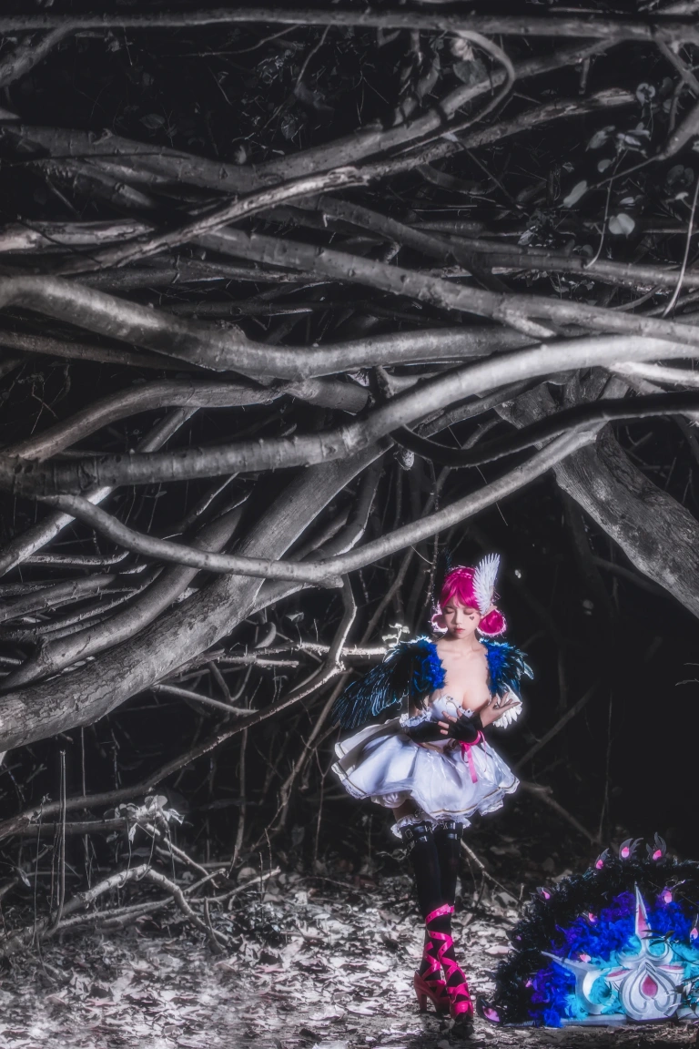 桜桃喵《天鹅之梦》主题写真：12张全套美图