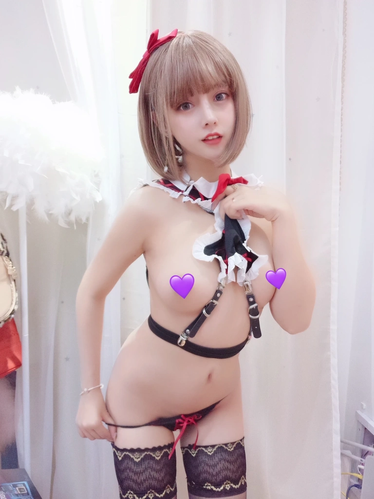 过期米线线喵《马戏团》主题写真：22张全套美图