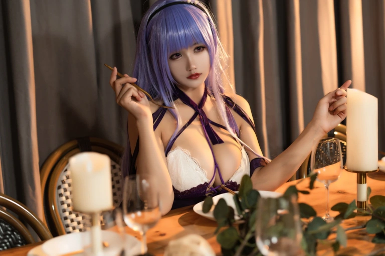 小仓千代《黛朵礼服》主题写真：19张全套美图