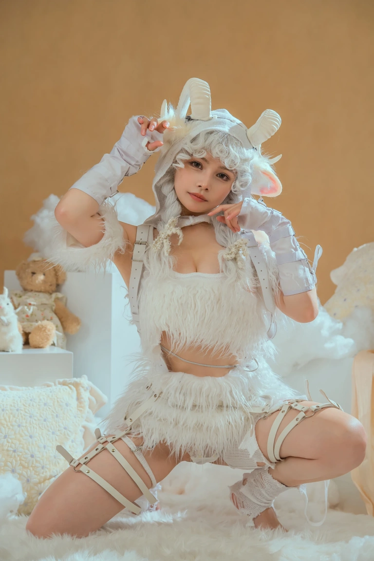 七月喵子《幻想兽娘集日食 伊卡》主题写真：22张全套美图