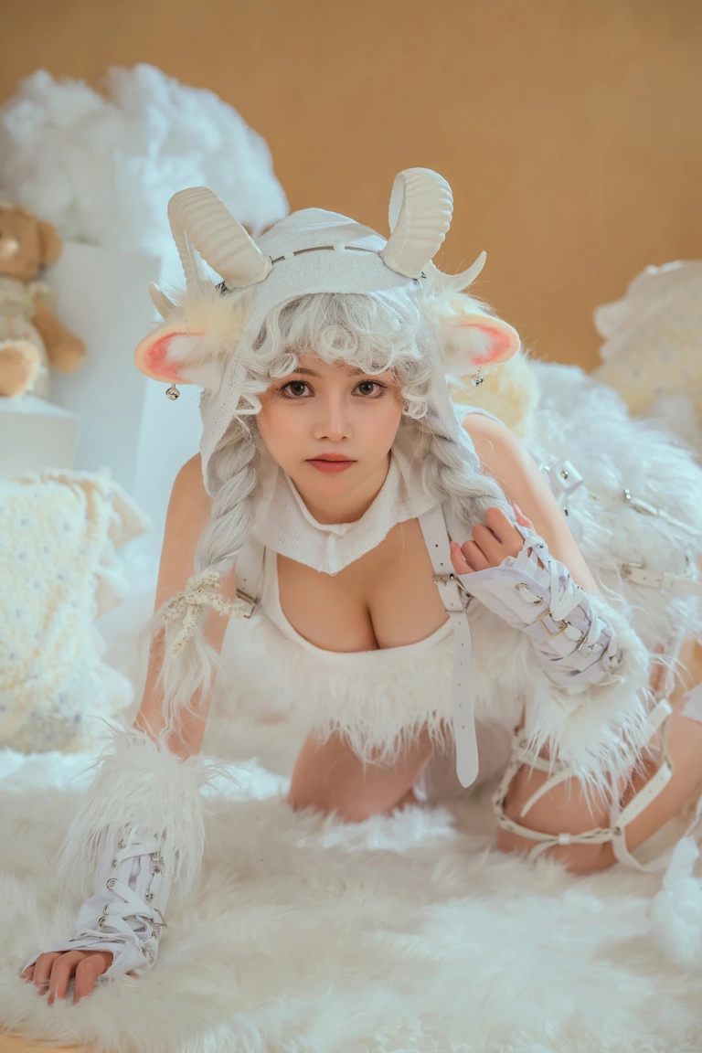 七月喵子《幻想兽娘集日食 伊卡》主题写真：22张全套美图