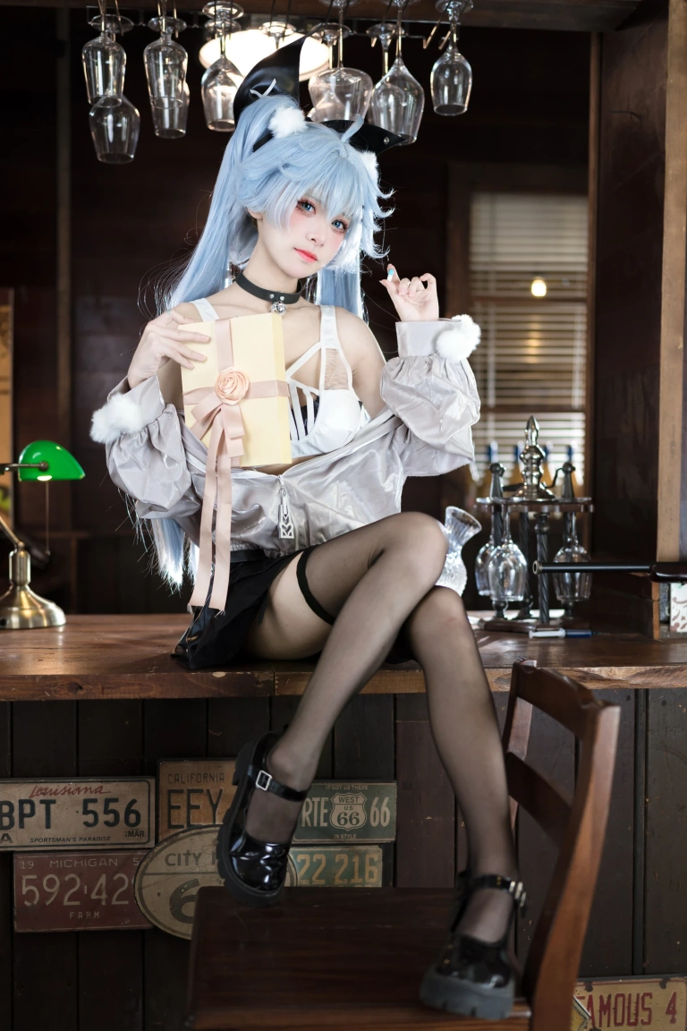 九柒喵《少女前线 芙洛伦·药心巧克力》主题写真：29张全套美图