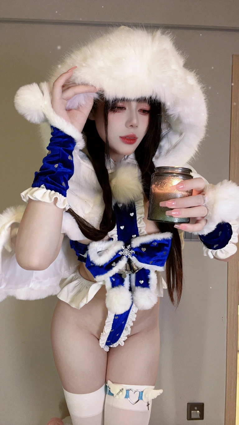 九言《圣诞礼物 蓝色冬季》主题写真：30张全套美图，含6个视频