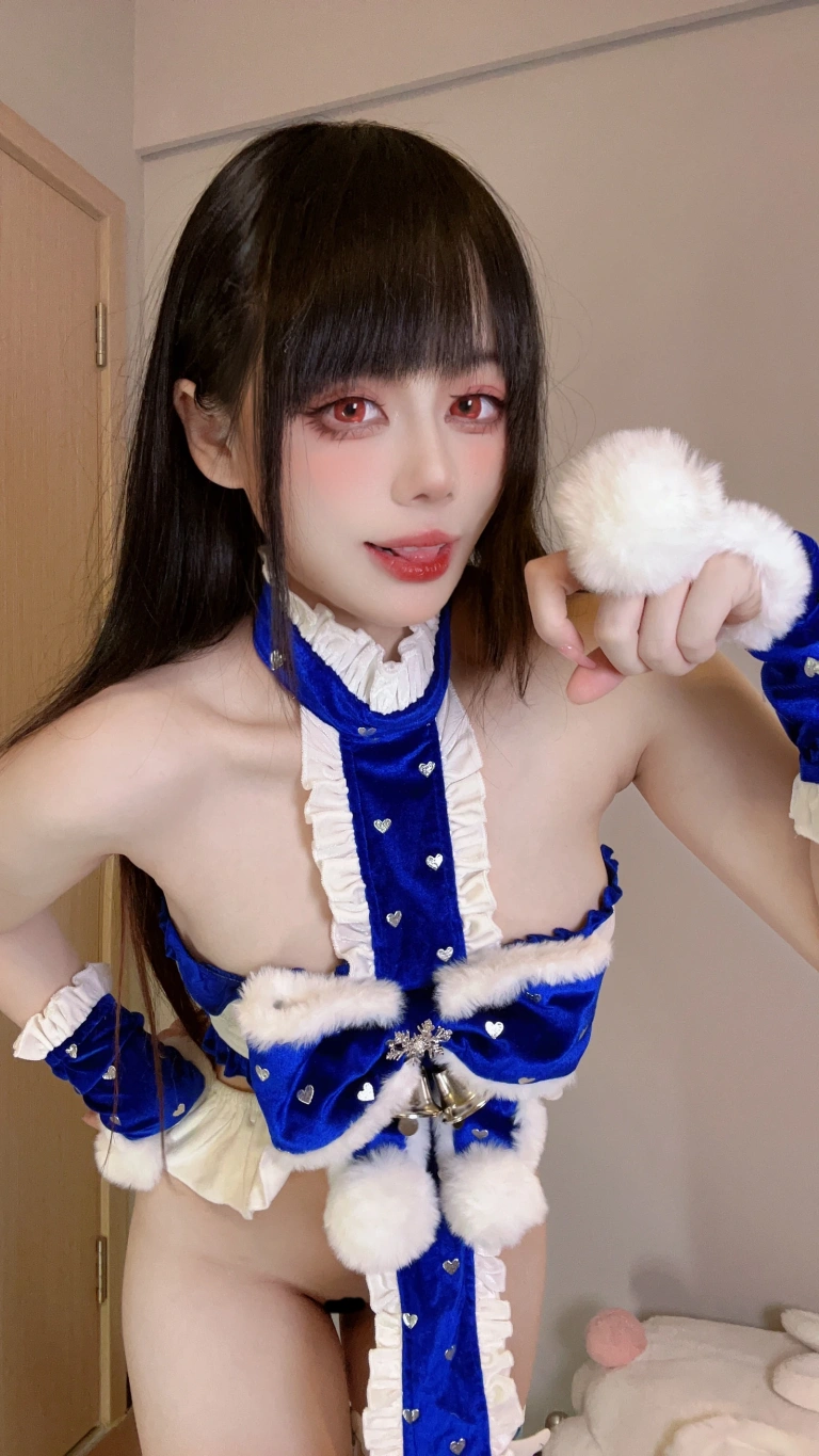 九言《圣诞礼物 蓝色冬季》主题写真：30张全套美图，含6个视频