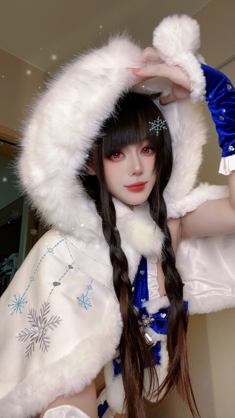 九言《圣诞礼物 蓝色冬季》主题写真：30张全套美图，含6个视频