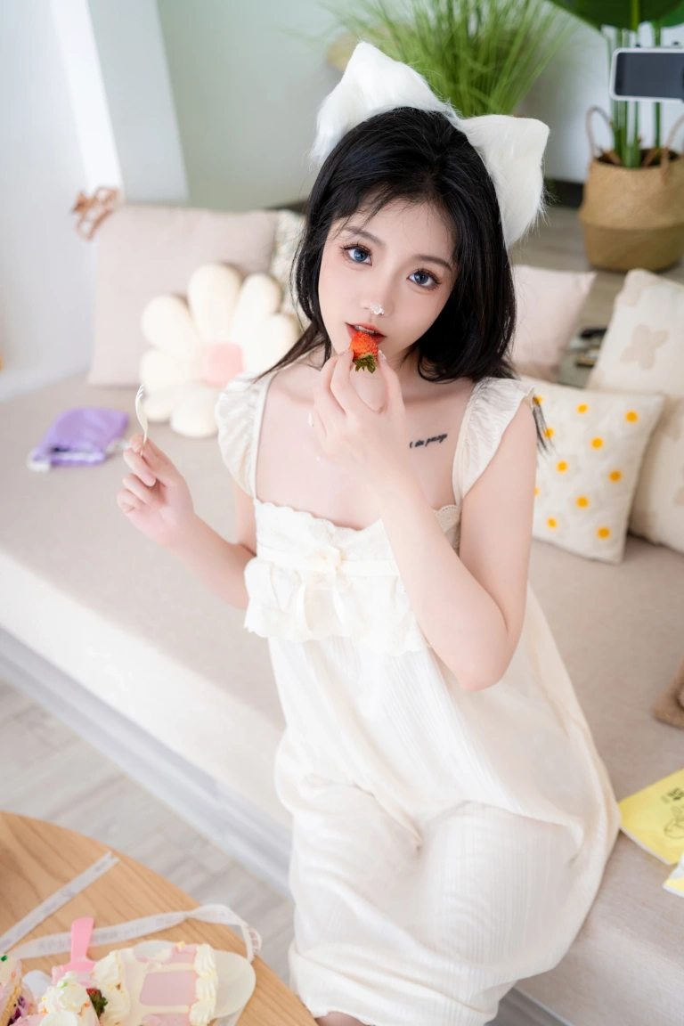 桃良阿宅《蛋糕》主题写真：33张全套美图