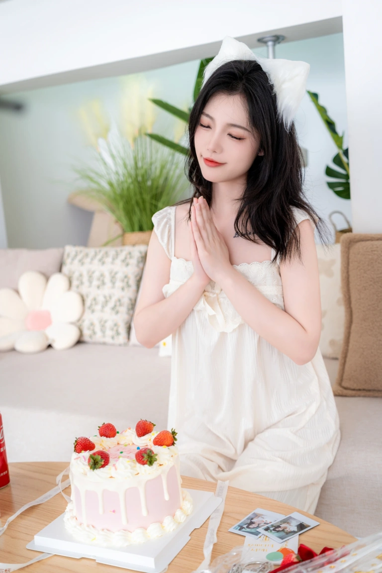桃良阿宅《蛋糕》主题写真：33张全套美图