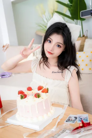 桃良阿宅《蛋糕》主题写真：33张全套美图