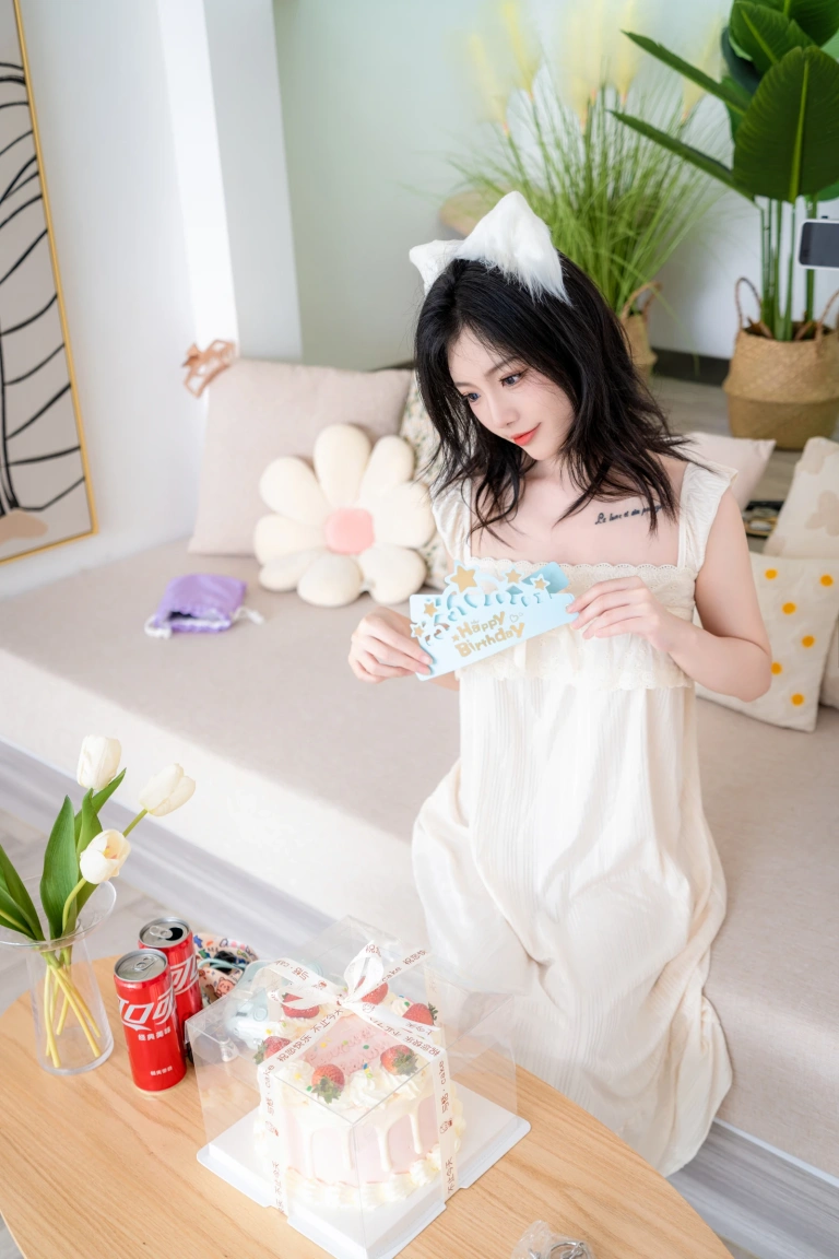 桃良阿宅《蛋糕》主题写真：33张全套美图
