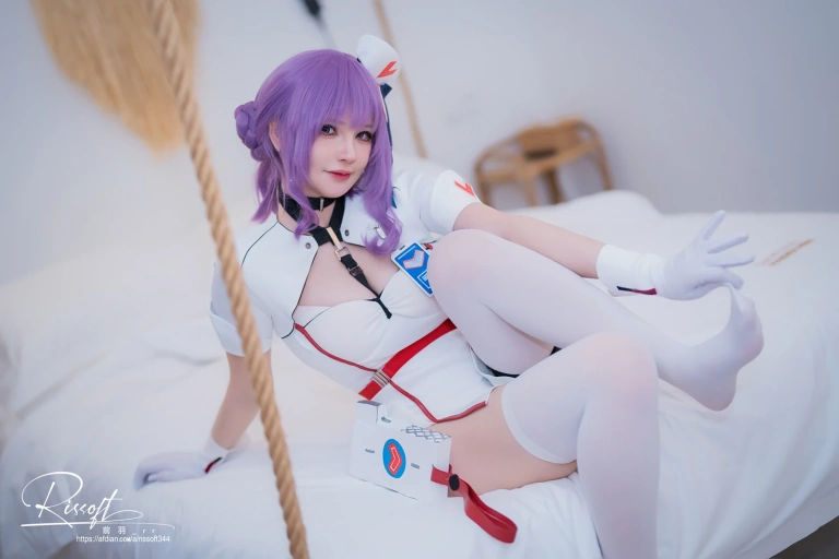 前羽《スノウブレイク禁域降臨医師》主题写真：42张全套美图