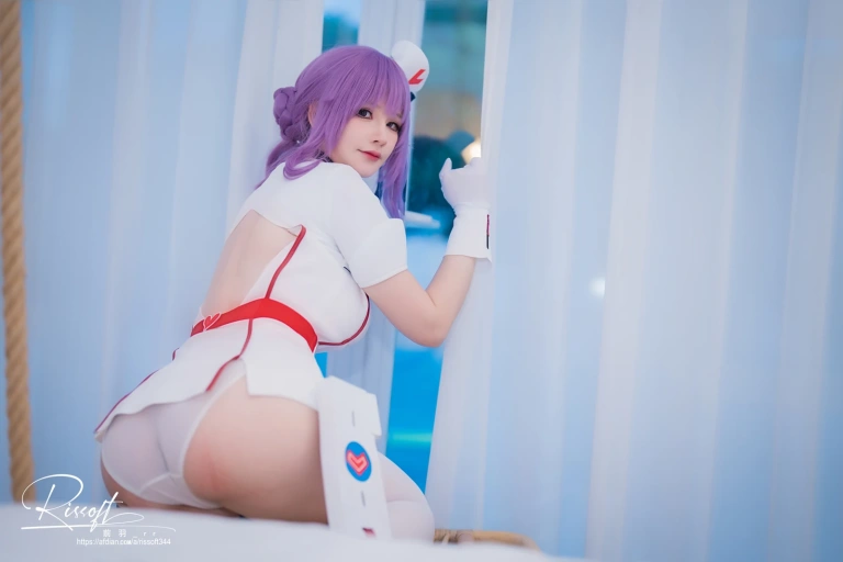 前羽《スノウブレイク禁域降臨医師》主题写真：42张全套美图