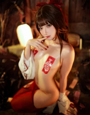 是三不是世《祈福巫女》主题写真：43张全套美图
