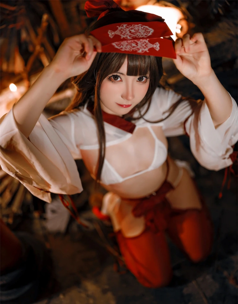 是三不是世《祈福巫女》主题写真：43张全套美图