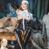 蜜汁猫裘《恶修女》主题写真：43张全套美图