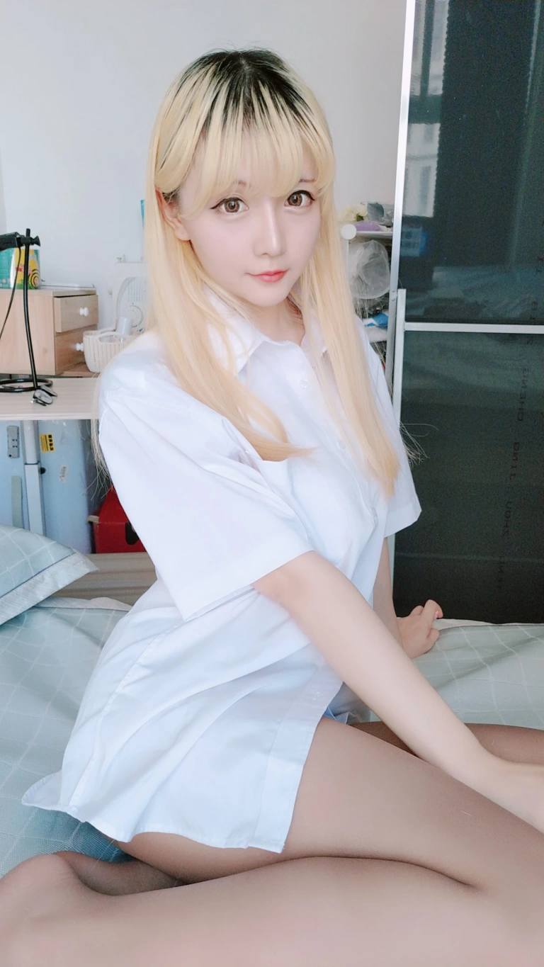 星之迟迟《定制 6-25 白衬衣》主题写真：61张全套美图，含3个视频