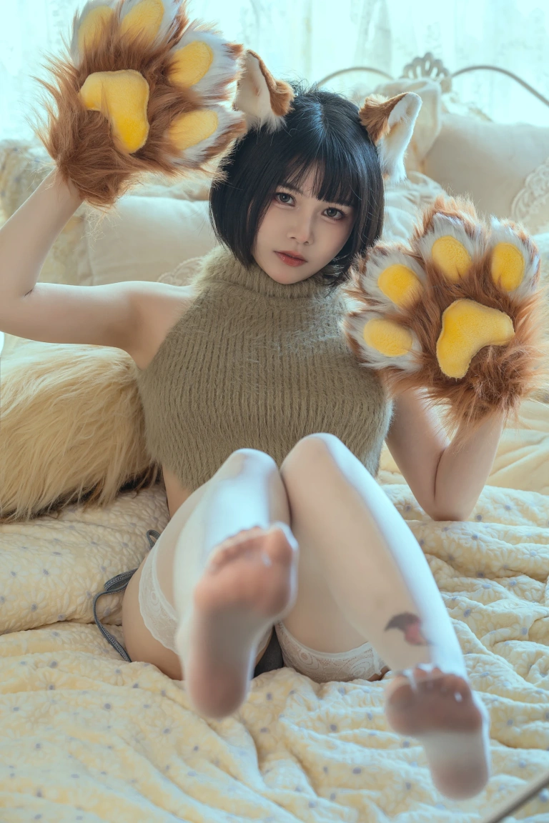 七月喵子《幻想兽娘集日食 牙牙》主题写真：26张全套美图