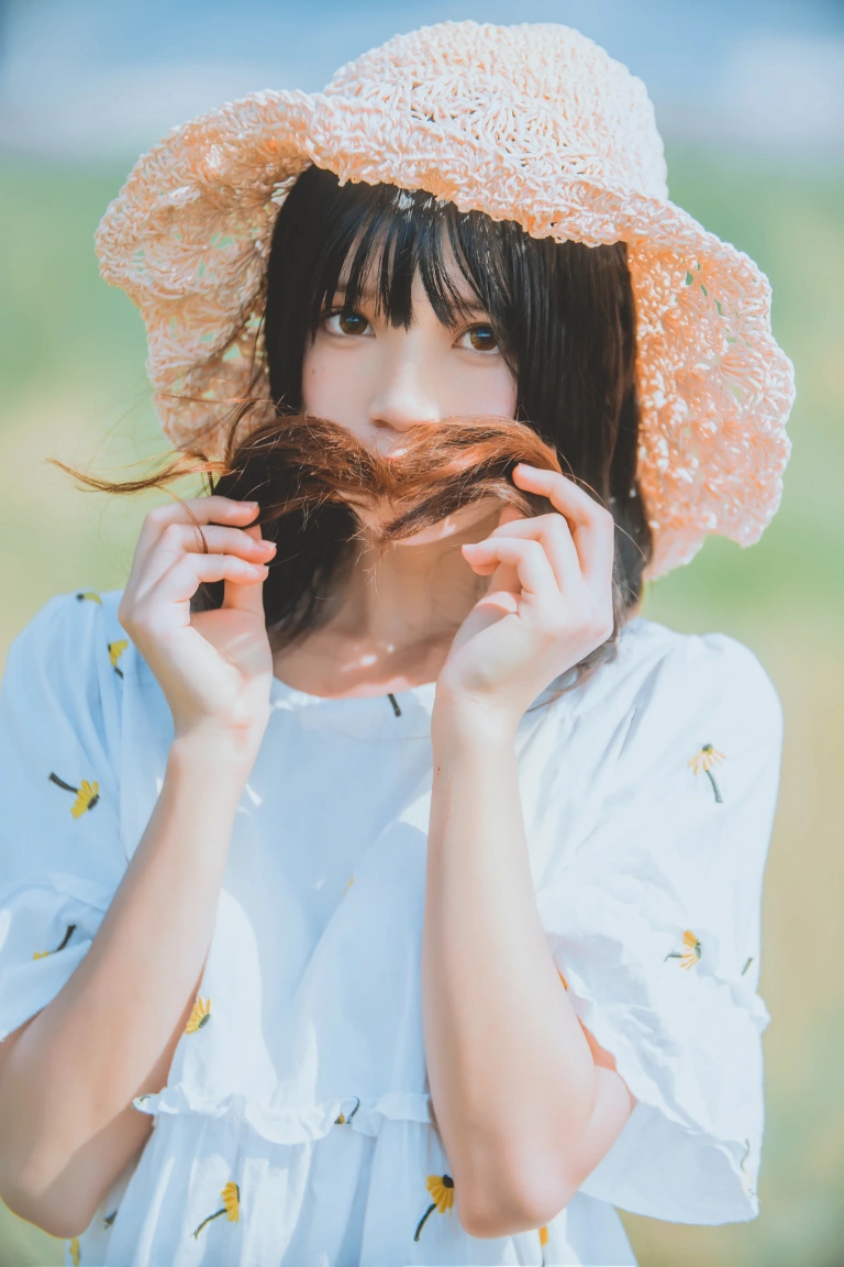 桜桃喵《田野》主题写真：29张全套美图