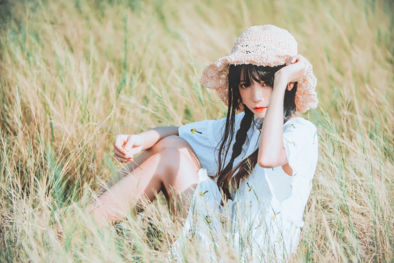 桜桃喵《田野》主题写真：29张全套美图