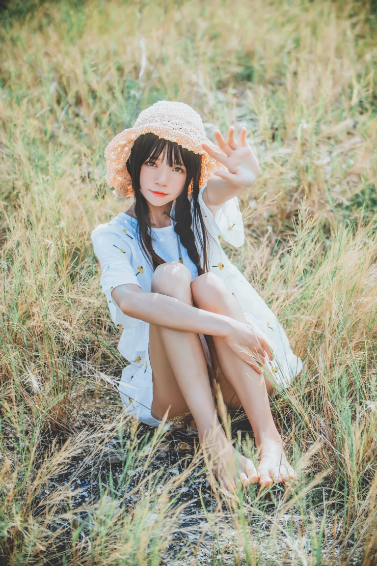 桜桃喵《田野》主题写真：29张全套美图