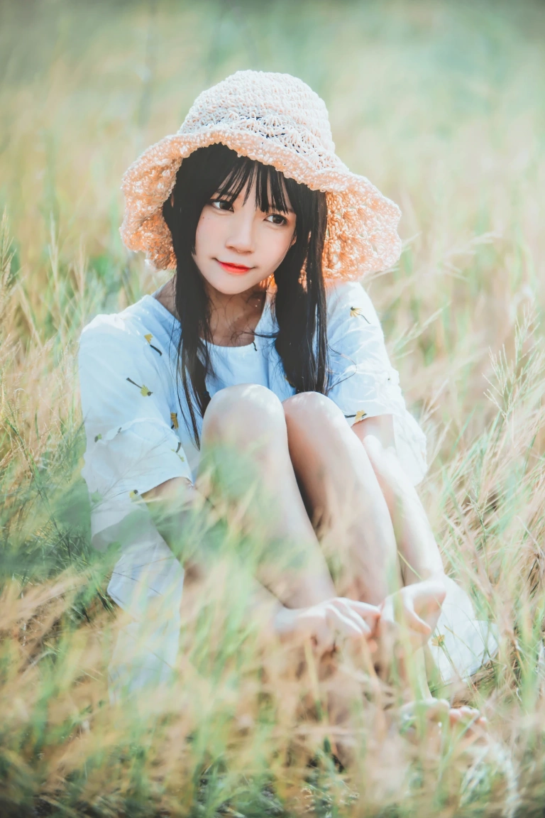 桜桃喵《田野》主题写真：29张全套美图