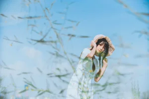 桜桃喵《田野》主题写真：29张全套美图