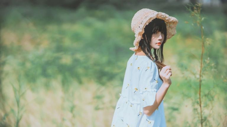 桜桃喵《田野》主题写真：29张全套美图