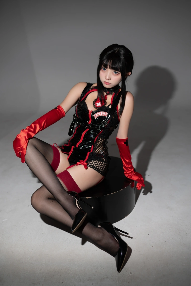 花铃《特工护士》主题写真：31张全套美图