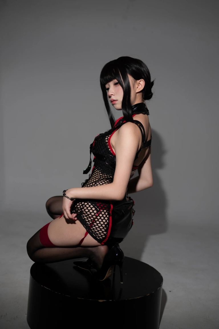 花铃《特工护士》主题写真：31张全套美图