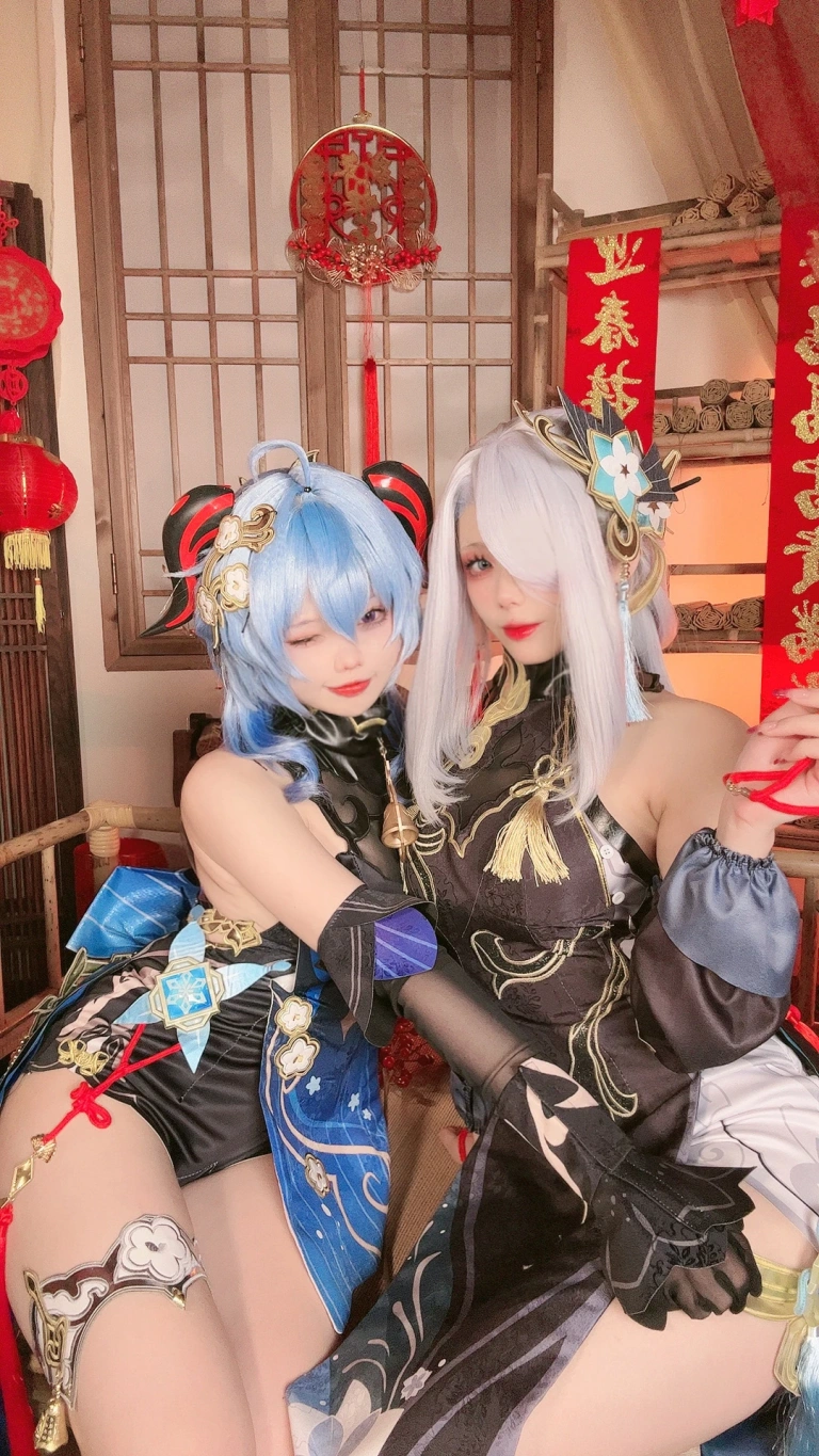 九言&小瑶幺幺《原神新春 甘雨&申鹤海灯节双人》主题写真：34张全套美图，含8个视频