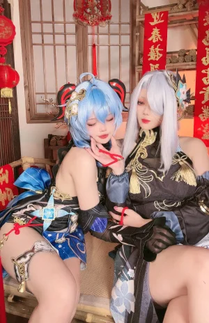 九言&小瑶幺幺《原神新春 甘雨&申鹤海灯节双人》主题写真：34张全套美图，含8个视频